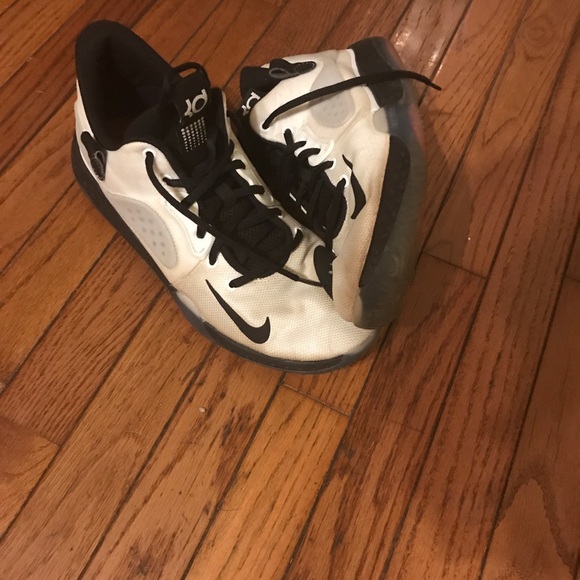 Nike KD’s y’all my son’s, These he wore 1/2 a yr. - Picture 5 of 6